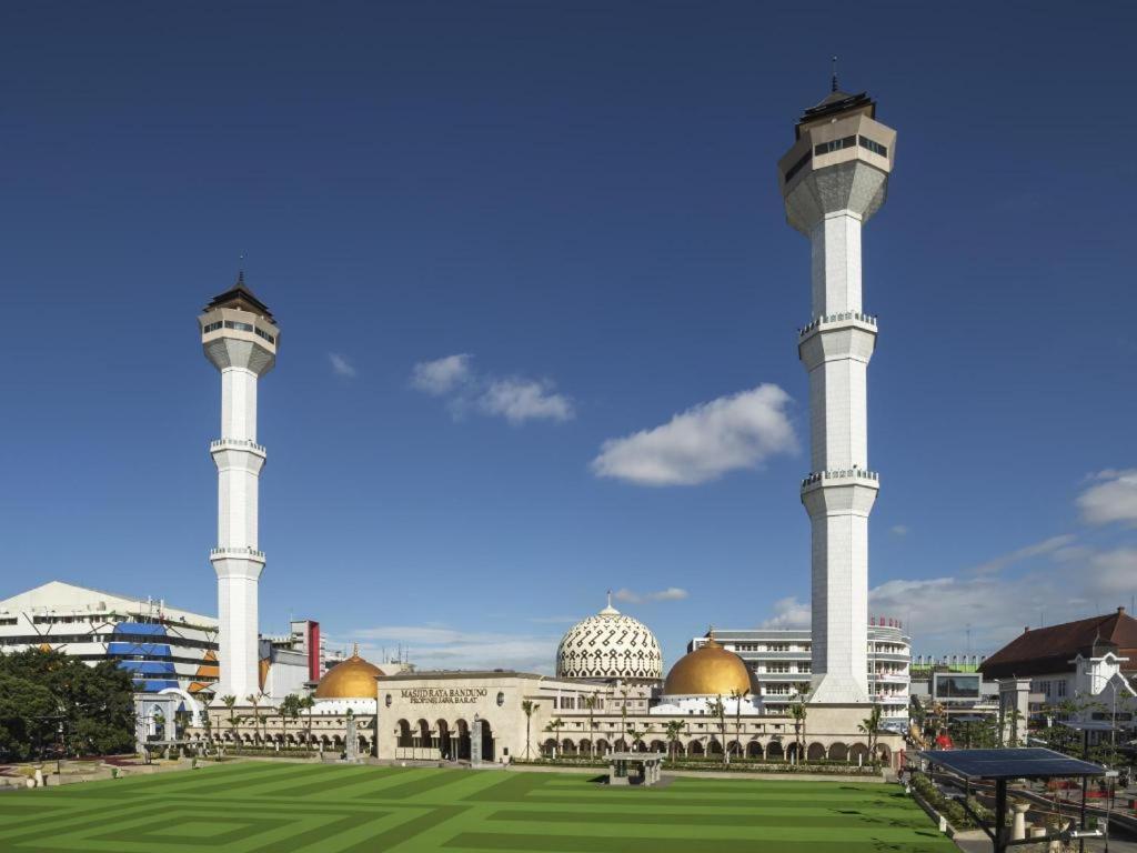 Hotel Super Oyo 2672 Bee M Syariah Bandung Zewnętrze zdjęcie