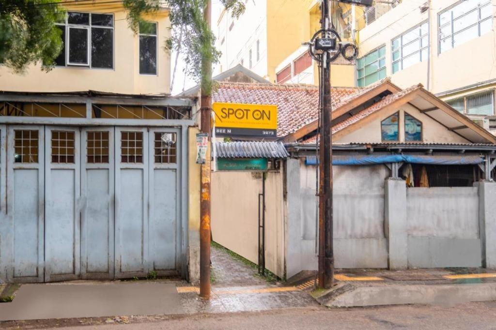 Hotel Super Oyo 2672 Bee M Syariah Bandung Zewnętrze zdjęcie